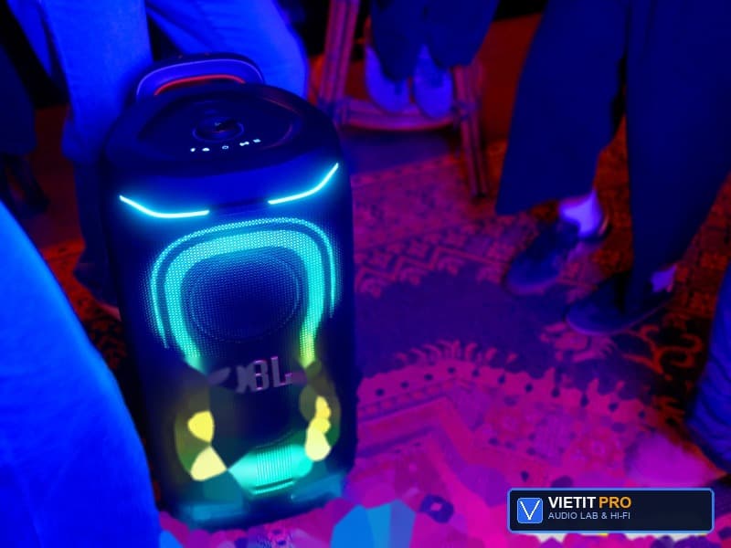 Đánh Giá Kỹ Thuật & So Sánh Chi Tiết JBL PartyBox Club 120 và Stage 320: Hiệu Suất Điện Tử, DSP và Góc Nhìn Từ Kỹ Sư VietITPro